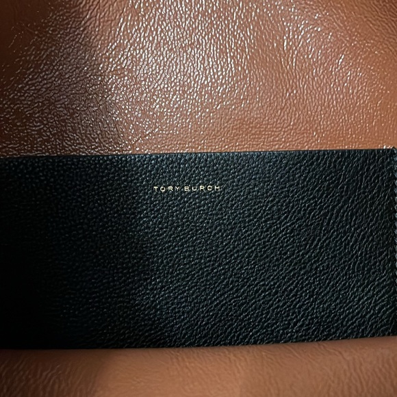 Tory Burch Perry bag in like new condition - Picture 3 of 7